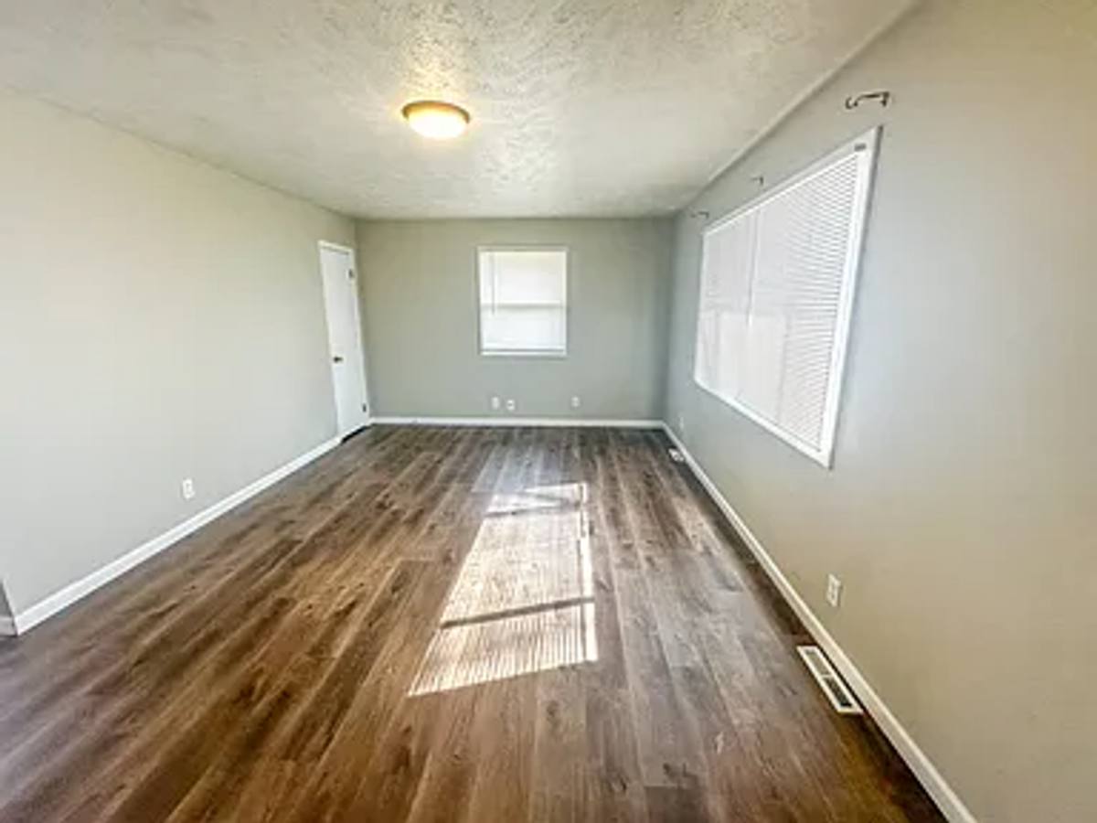 House for rent at 5611 S 113th St, Omaha, NE 68137
