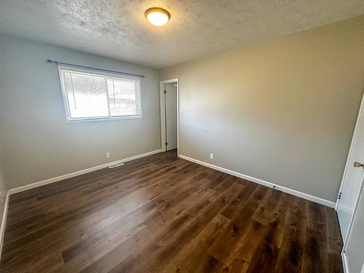 House for rent at 5611 S 113th St, Omaha, NE 68137
