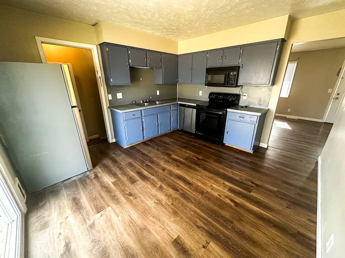 House for rent at 5611 S 113th St, Omaha, NE 68137
