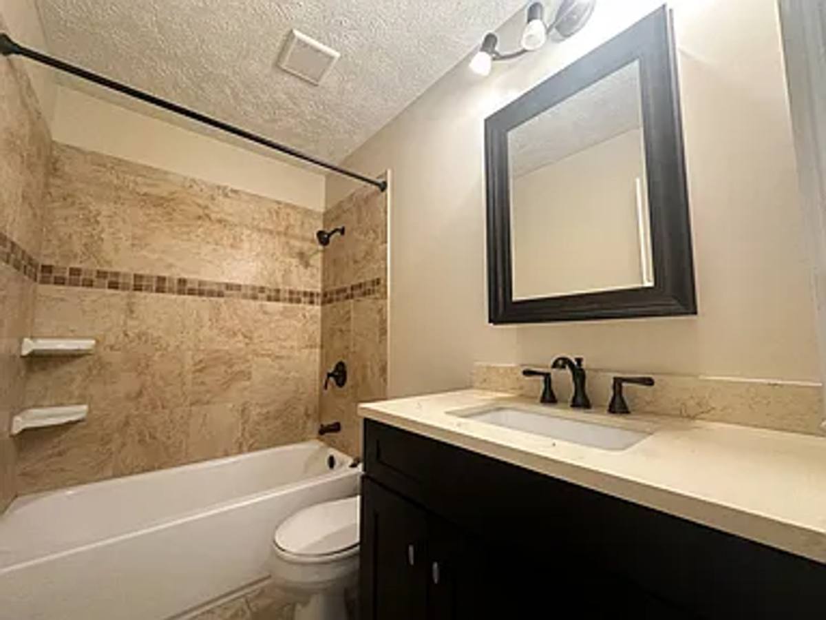 House for rent at 5611 S 113th St, Omaha, NE 68137