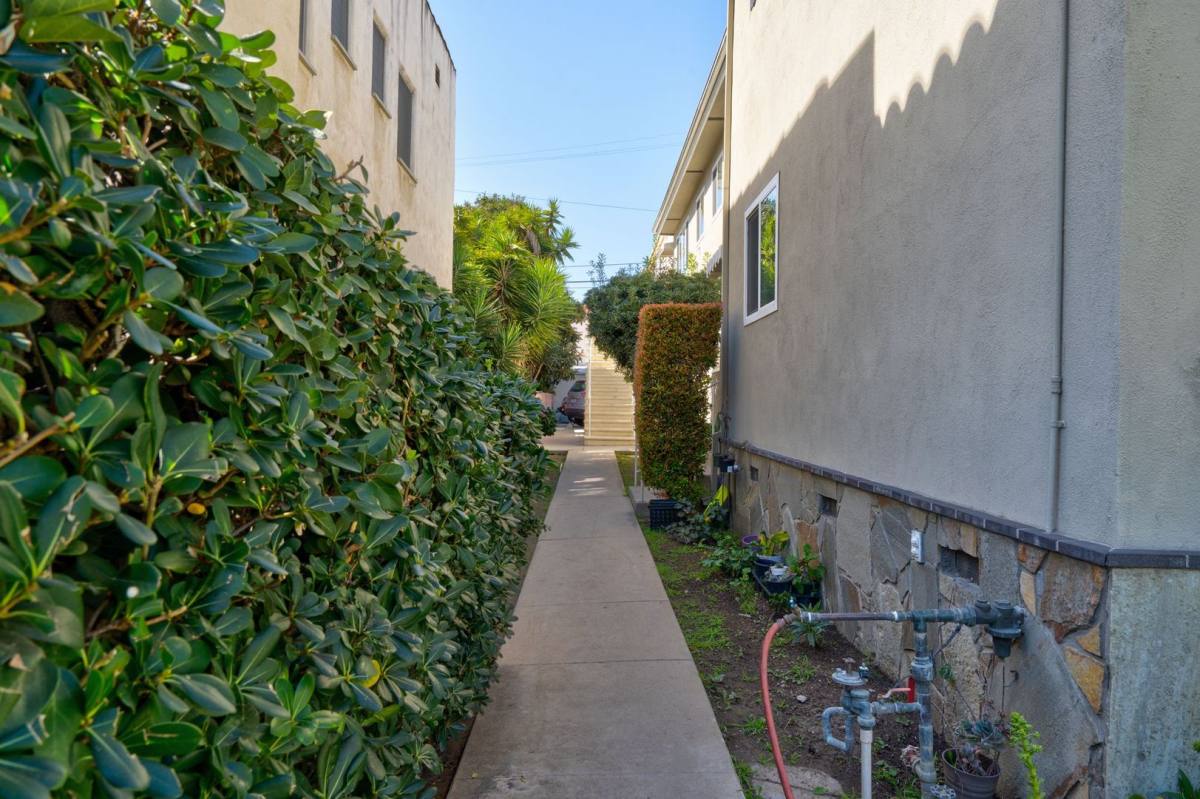 Apartment for rent at 1417 S Holt Ave, Los Angeles, CA 90035