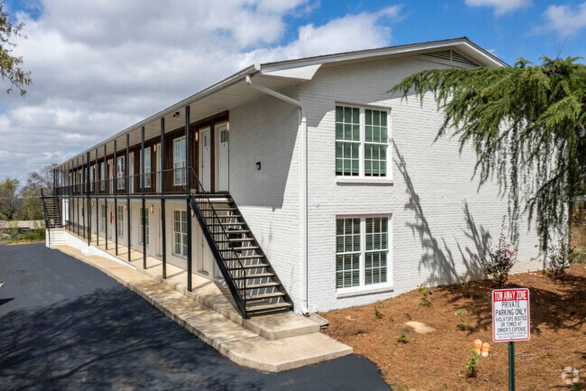 Apartment for rent at 3314 Cliff Rd S, Birmingham, AL 35205