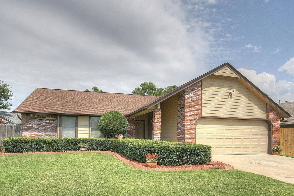 House for rent at 11021 E 68th St, Tulsa, OK 74133