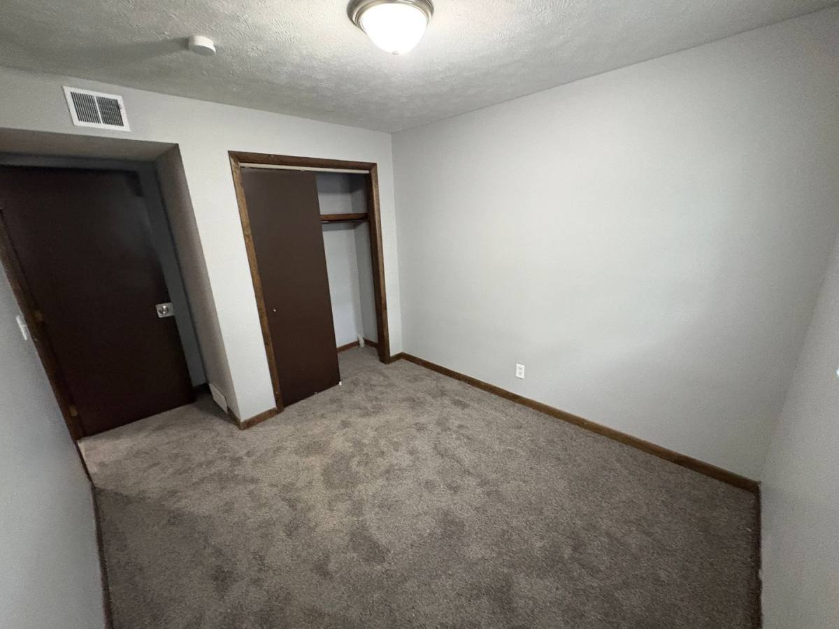Apartment for rent at 1527 S 20th St, Lincoln, NE 68502