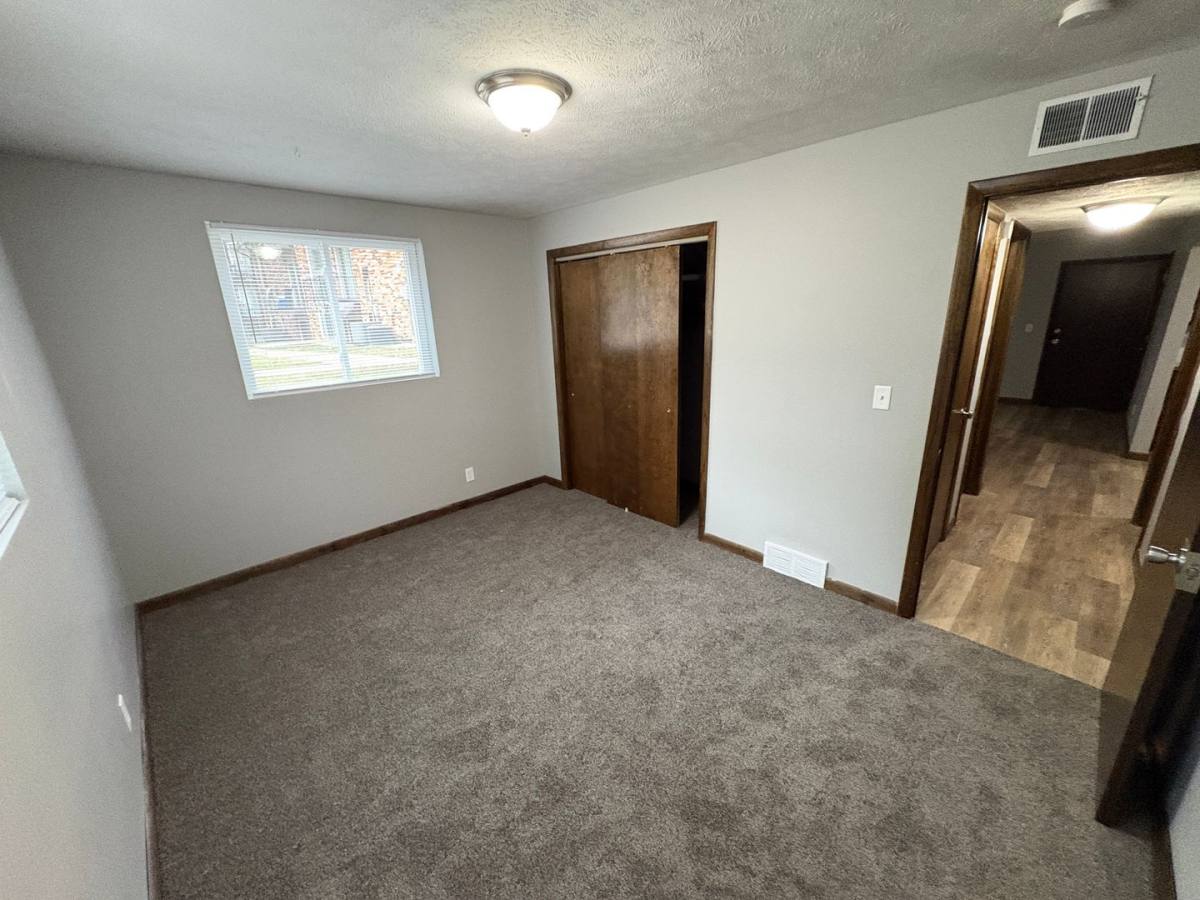Apartment for rent at 1527 S 20th St, Lincoln, NE 68502
