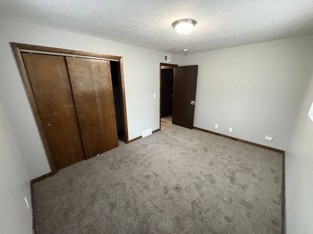 Apartment for rent at 1527 S 20th St, Lincoln, NE 68502