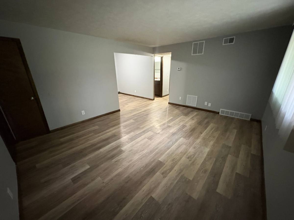 Apartment for rent at 1527 S 20th St, Lincoln, NE 68502