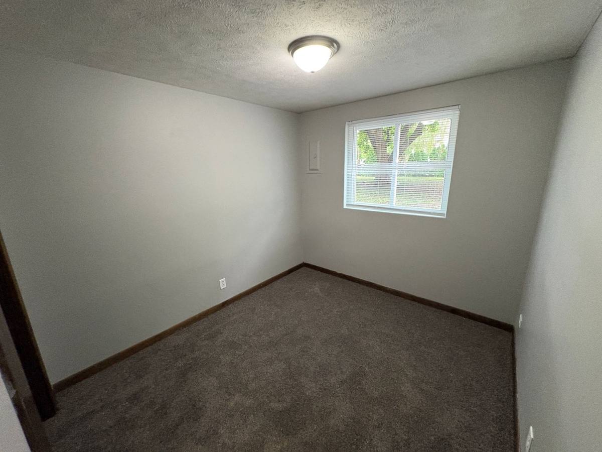 Apartment for rent at 1527 S 20th St, Lincoln, NE 68502