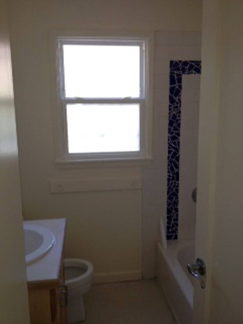 Apartment for rent at 502 E Harrison St, Seattle, WA 98102