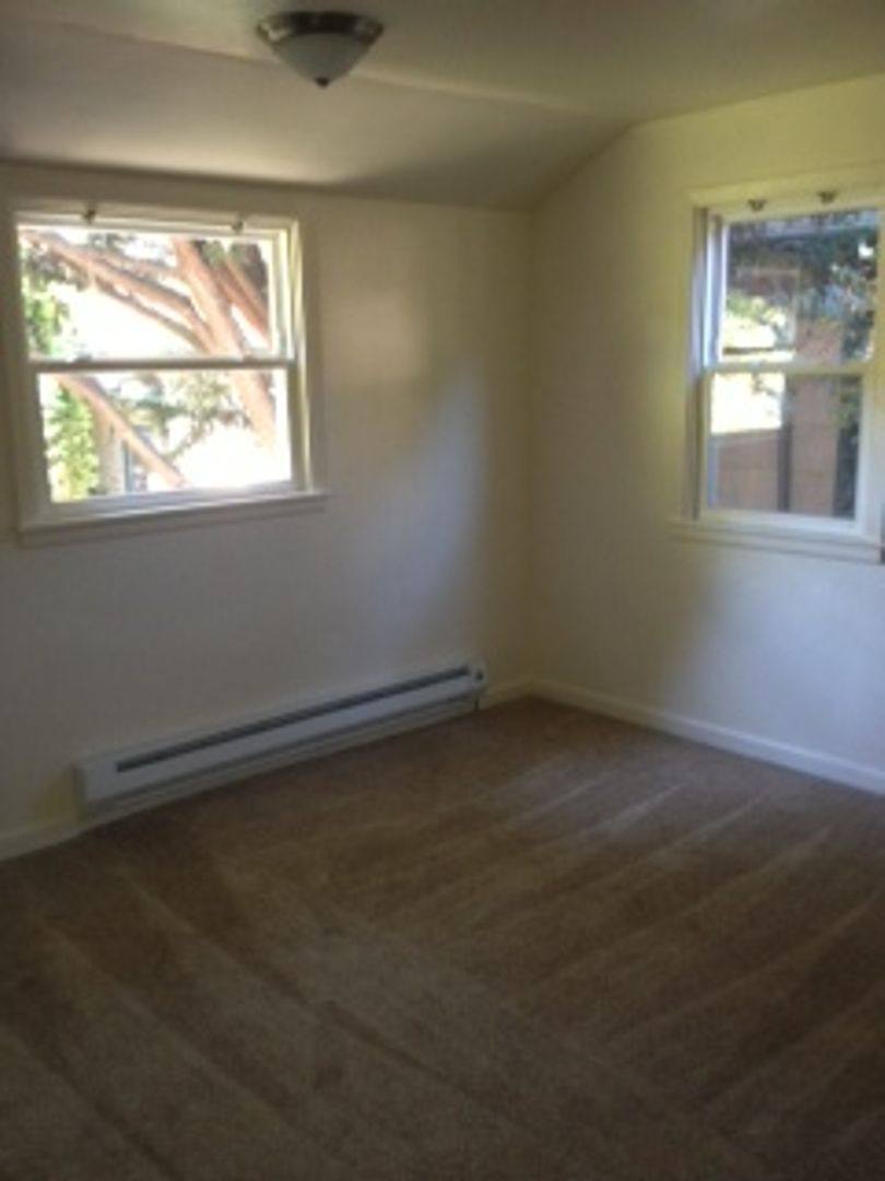 Apartment for rent at 502 E Harrison St, Seattle, WA 98102