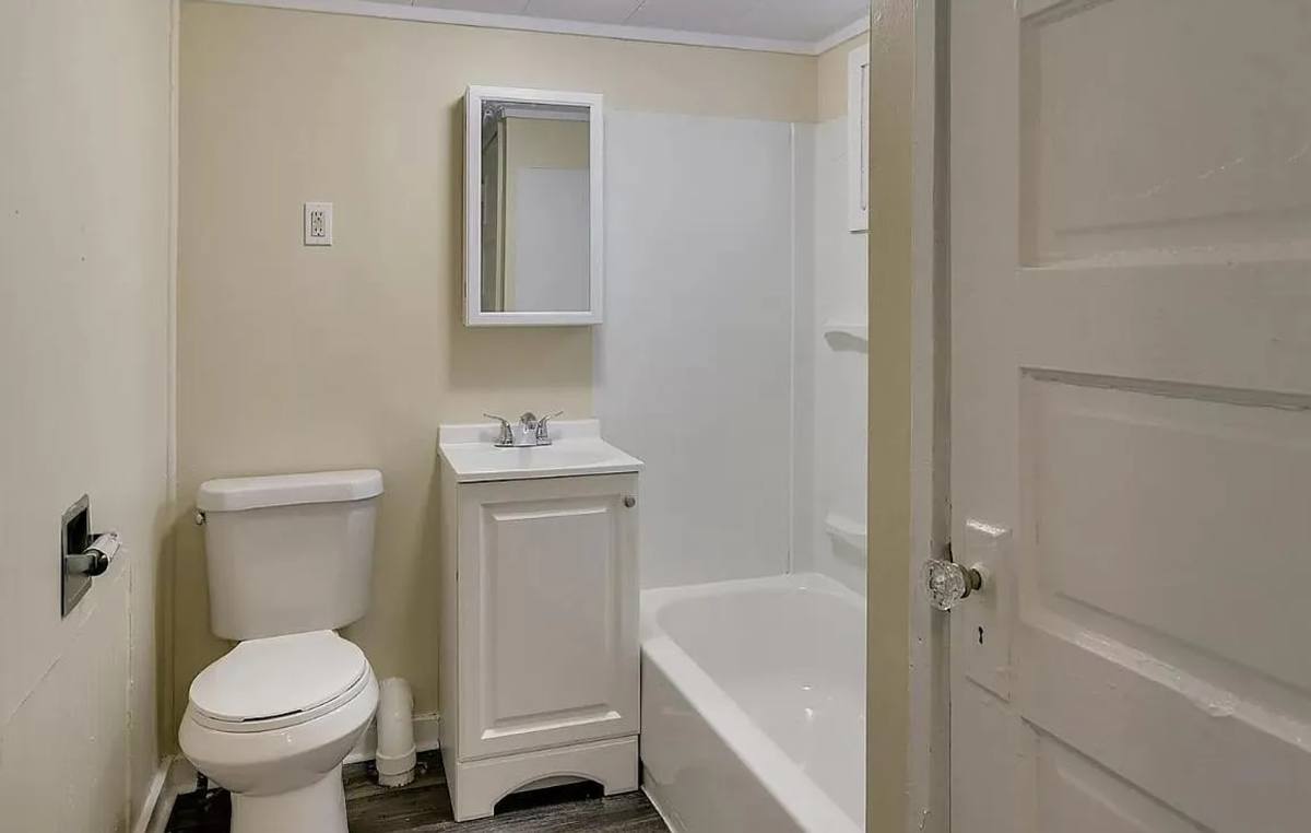 House for rent at 6808 N 30th St, Omaha, NE 68112