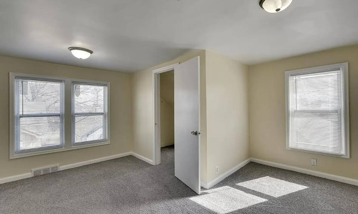 House for rent at 6808 N 30th St, Omaha, NE 68112