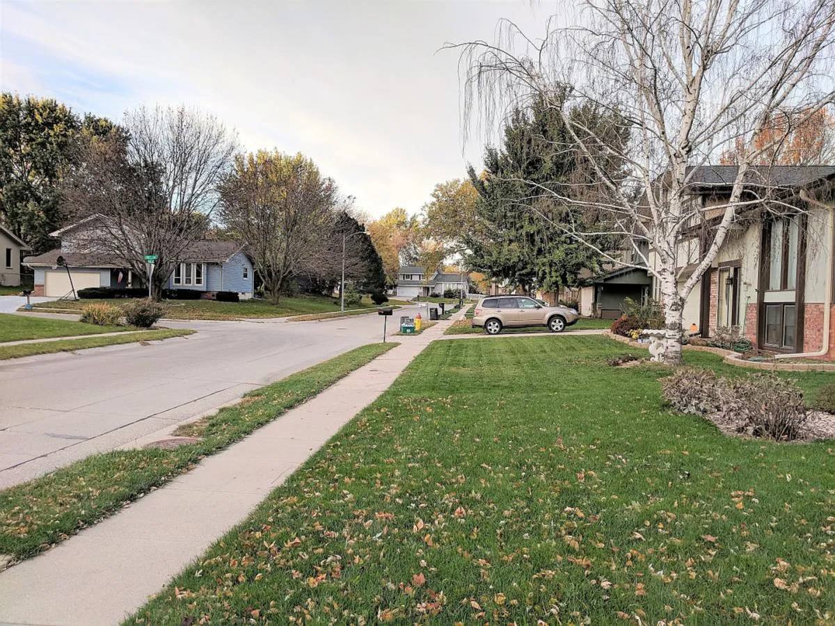House for rent at 12724 Grant Circle, Omaha, NE 68164