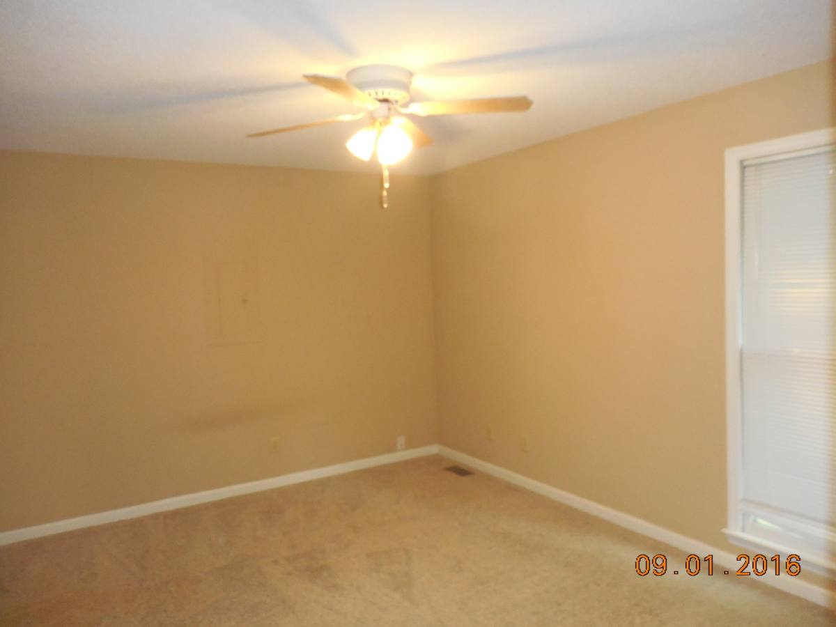 House for rent at 2807 Highway 41 A S, Clarksville, TN 37043