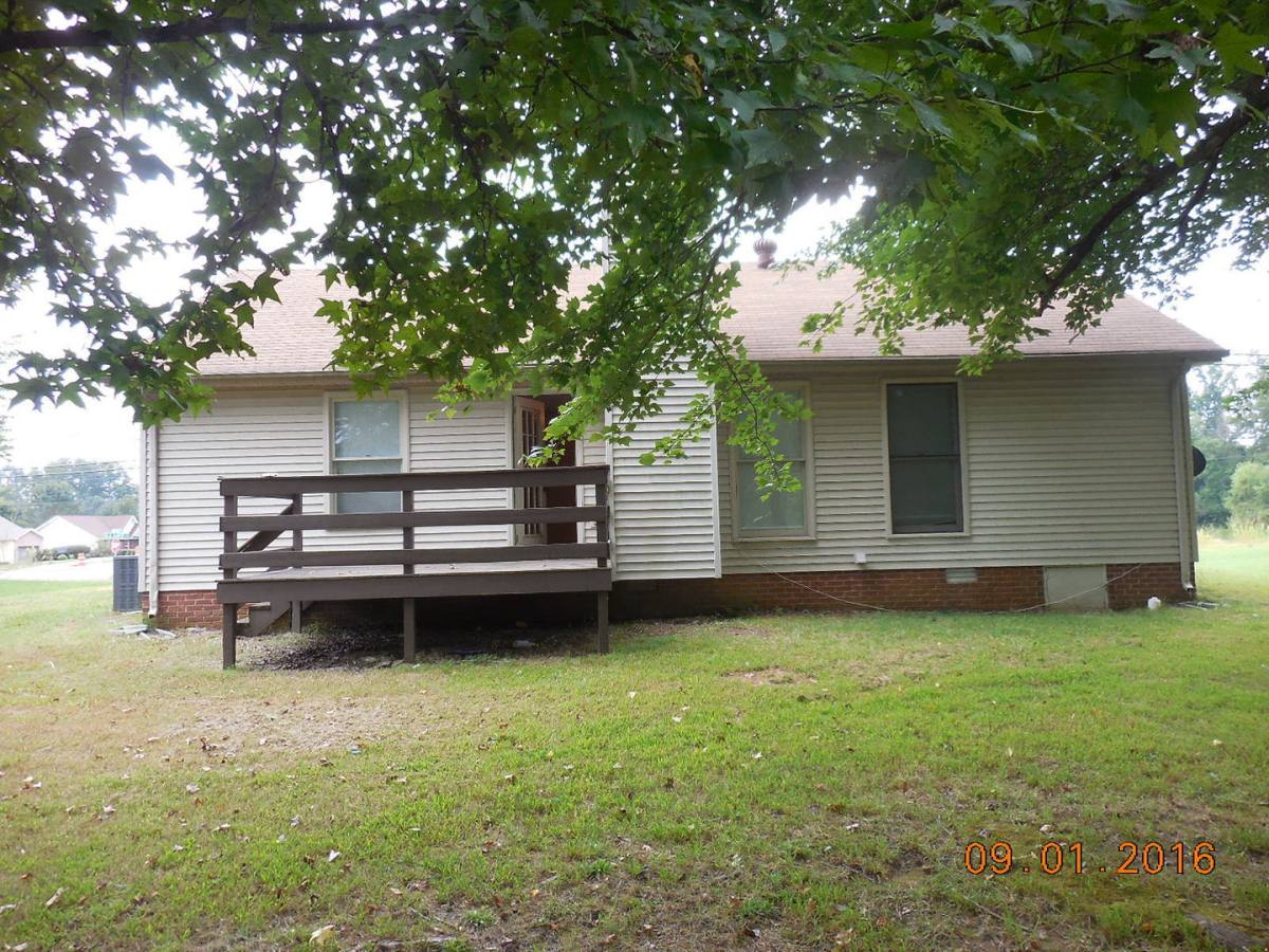House for rent at 2807 Highway 41 A S, Clarksville, TN 37043