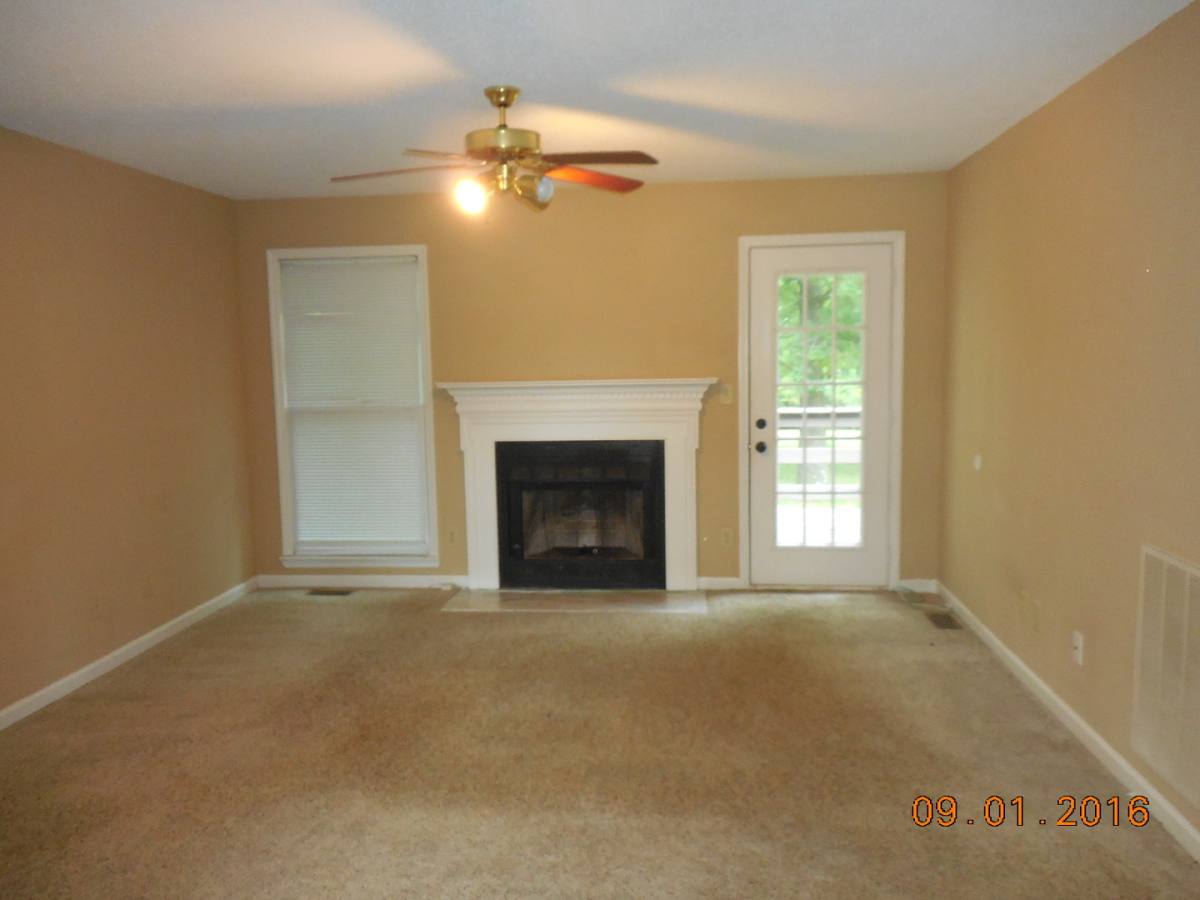 House for rent at 2807 Highway 41 A S, Clarksville, TN 37043