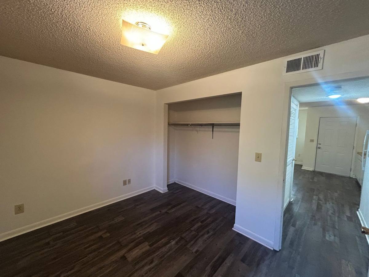 Apartment for rent at 31 8th St, Arab, AL 35016