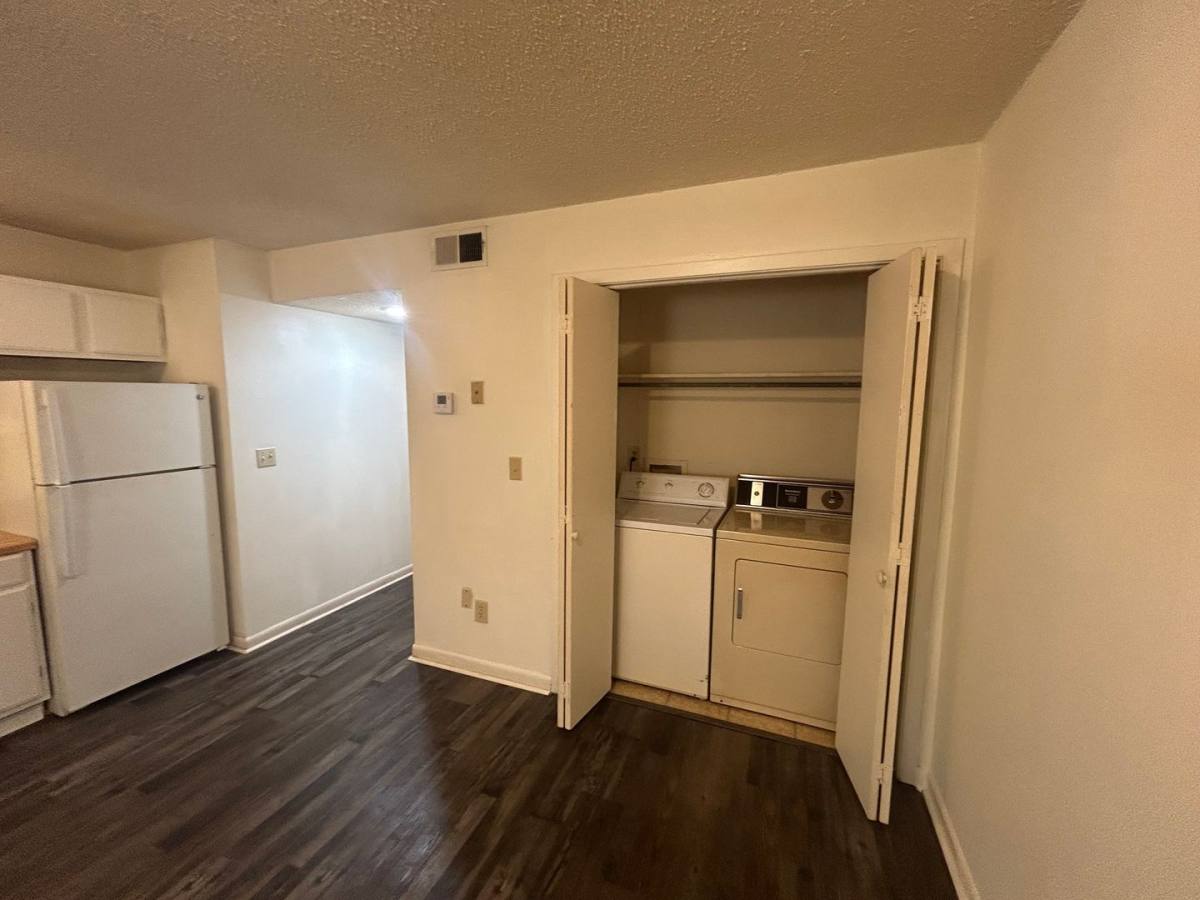 Apartment for rent at 31 8th St, Arab, AL 35016
