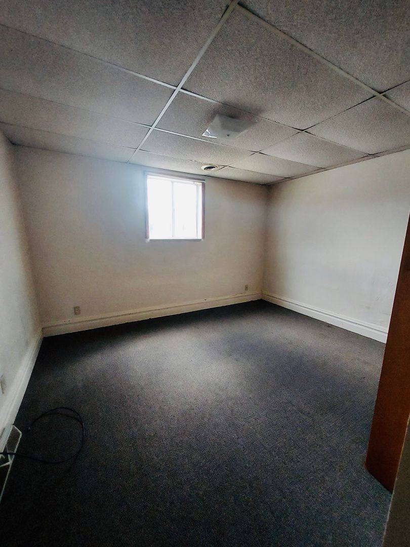 Apartment for rent at 108 B Farragut Ave, Vandergrift, PA 15690