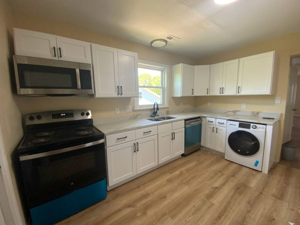 Apartment for rent at 41 Ash Ave #B, Newport News, VA 23607