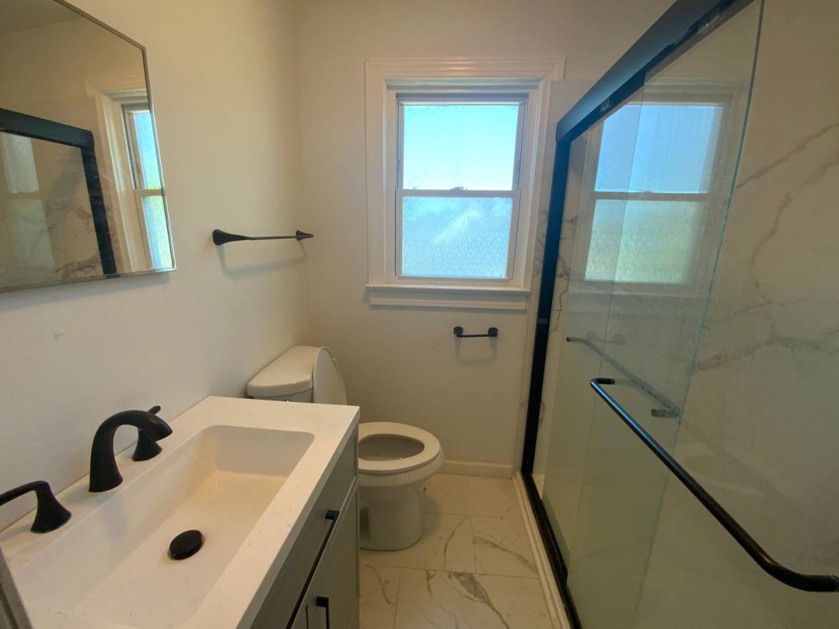 Apartment for rent at 41 Ash Ave #B, Newport News, VA 23607