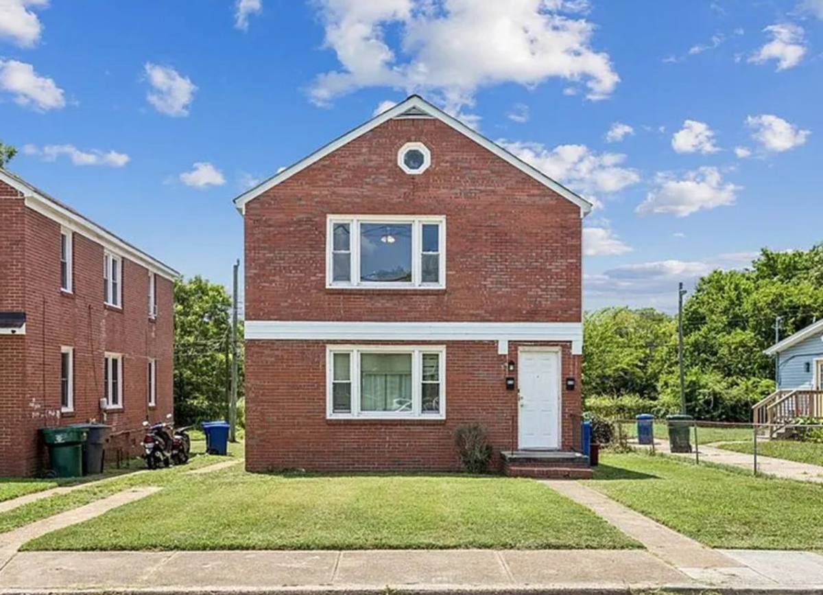 Apartment for rent at 41 Ash Ave #B, Newport News, VA 23607