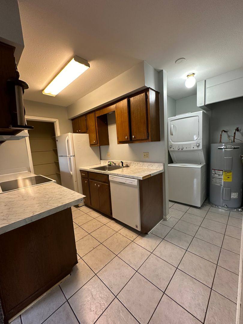 Apartment for rent at 601 Bertig St, Paragould, AR 72450