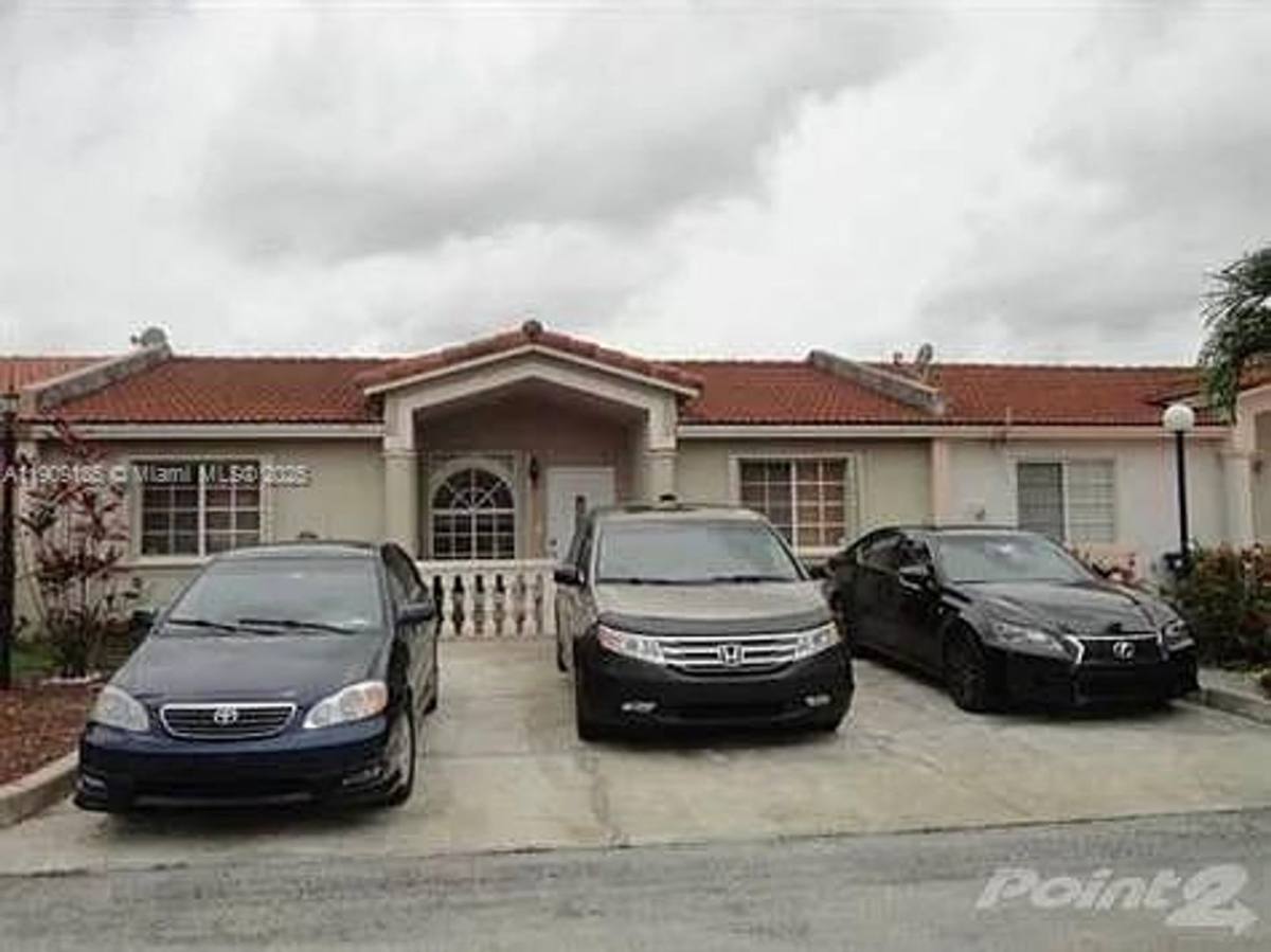 House for rent at 17242 NW 73rd Ave, Hialeah, FL 33015