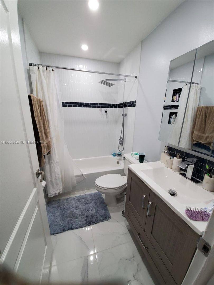 House for rent at 17242 NW 73rd Ave, Hialeah, FL 33015