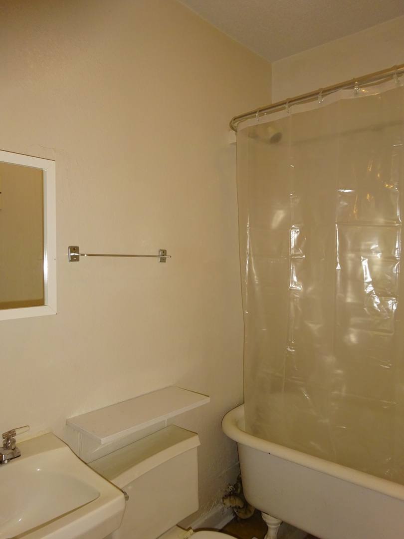 Apartment for rent at 22 Oak Grove St, Minneapolis, MN 55403
