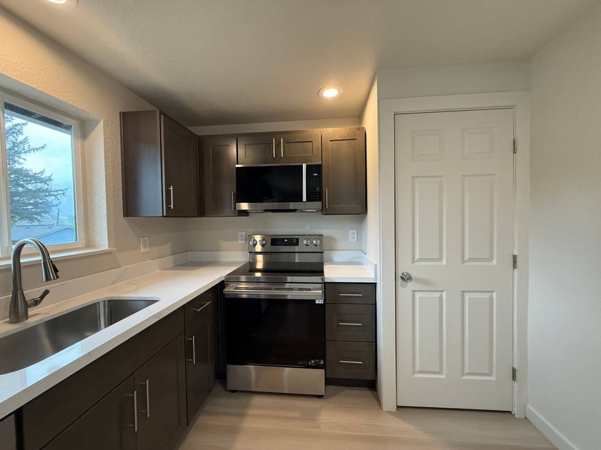 808 4th St, Sultan, WA 98294 - Apartment for Rent - Image 4
