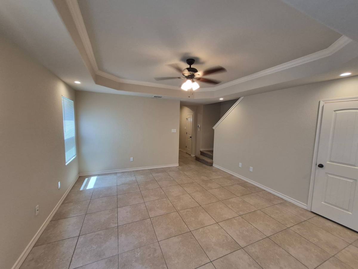 Townhouse for rent at 7014 Lakeview Dr, San Antonio, TX 78244