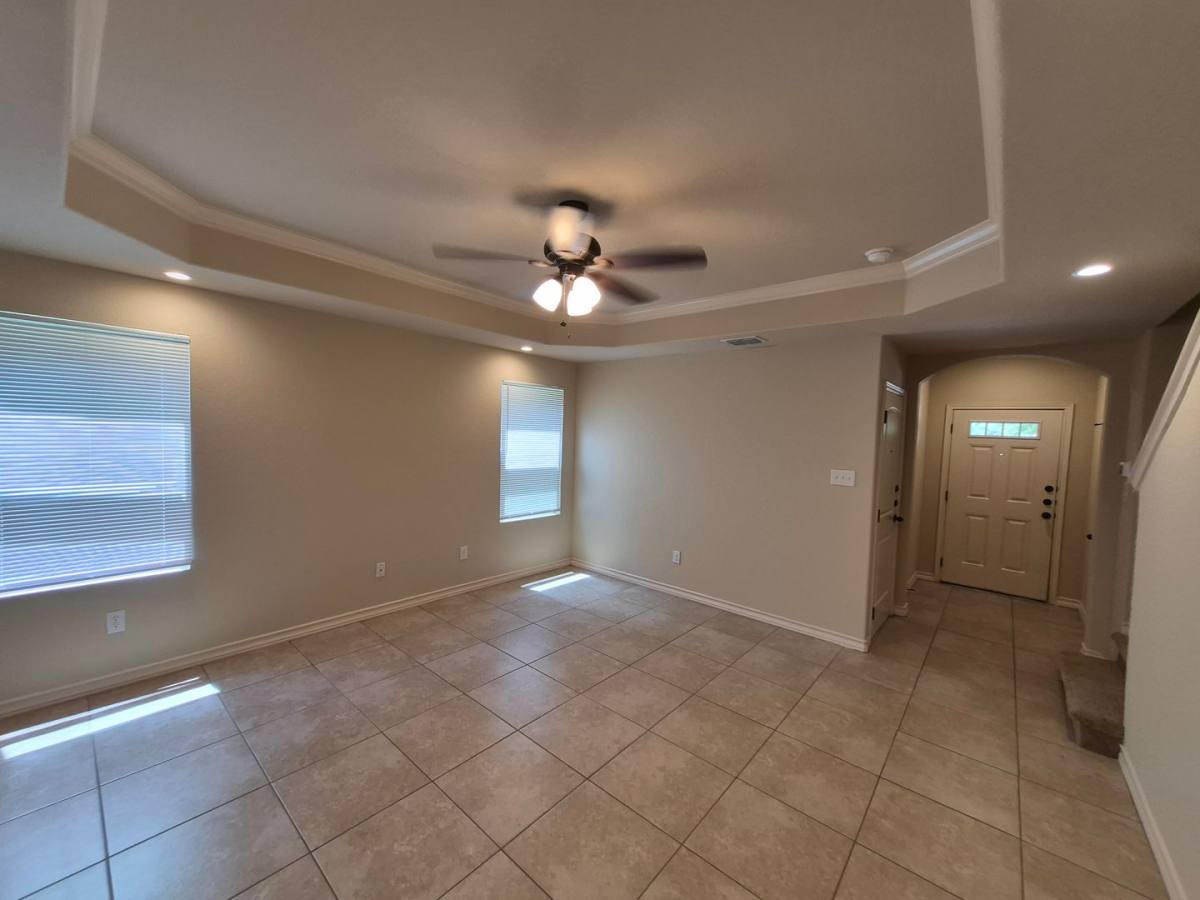 Townhouse for rent at 7014 Lakeview Dr, San Antonio, TX 78244