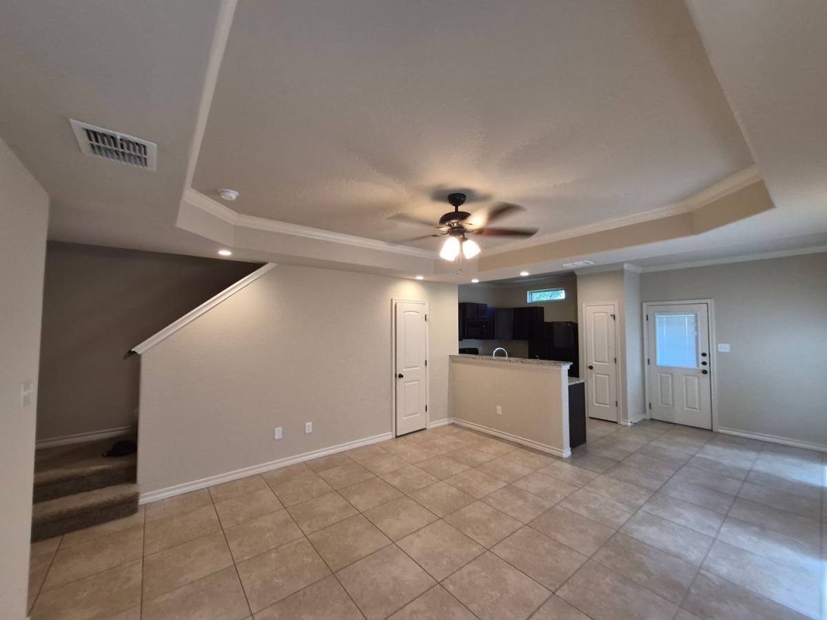 Townhouse for rent at 7014 Lakeview Dr, San Antonio, TX 78244