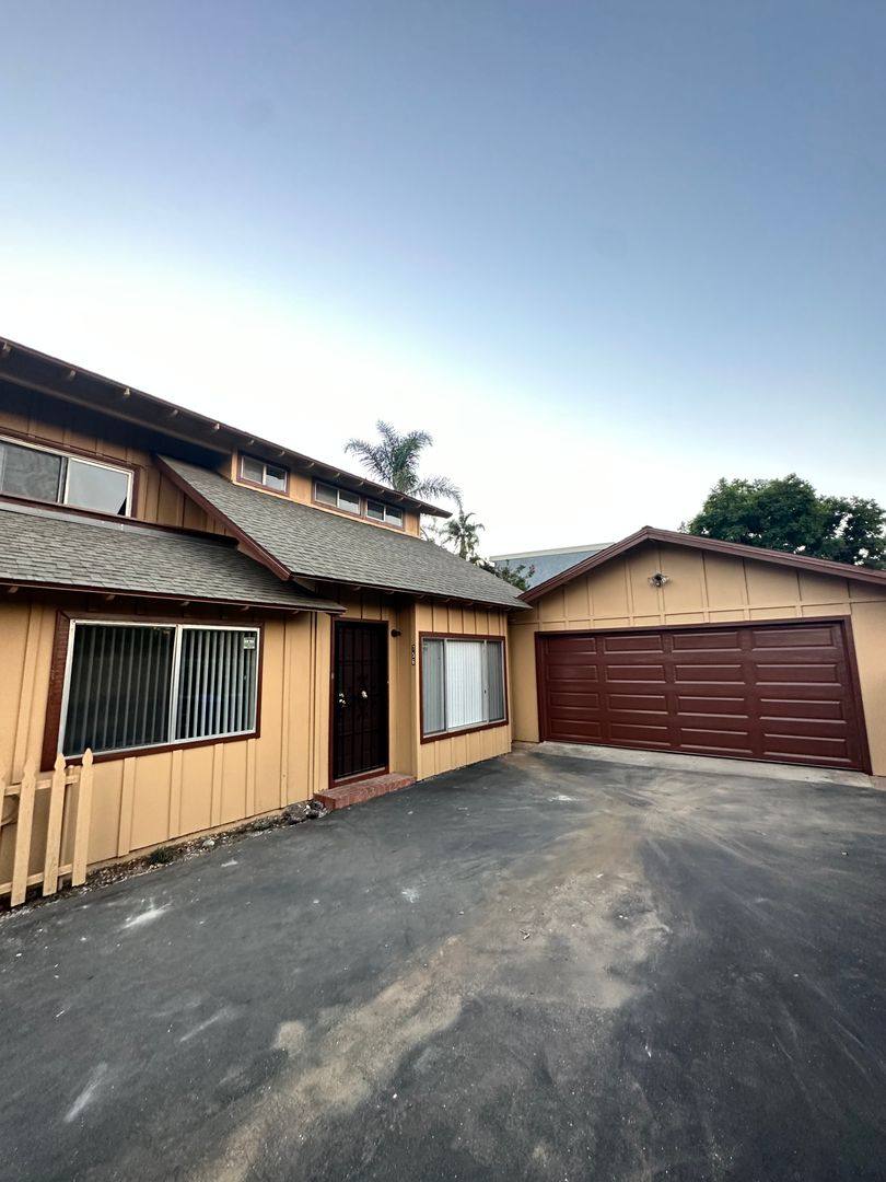 Apartment for rent at 754-56 Copper Dr, Vista, CA 92083