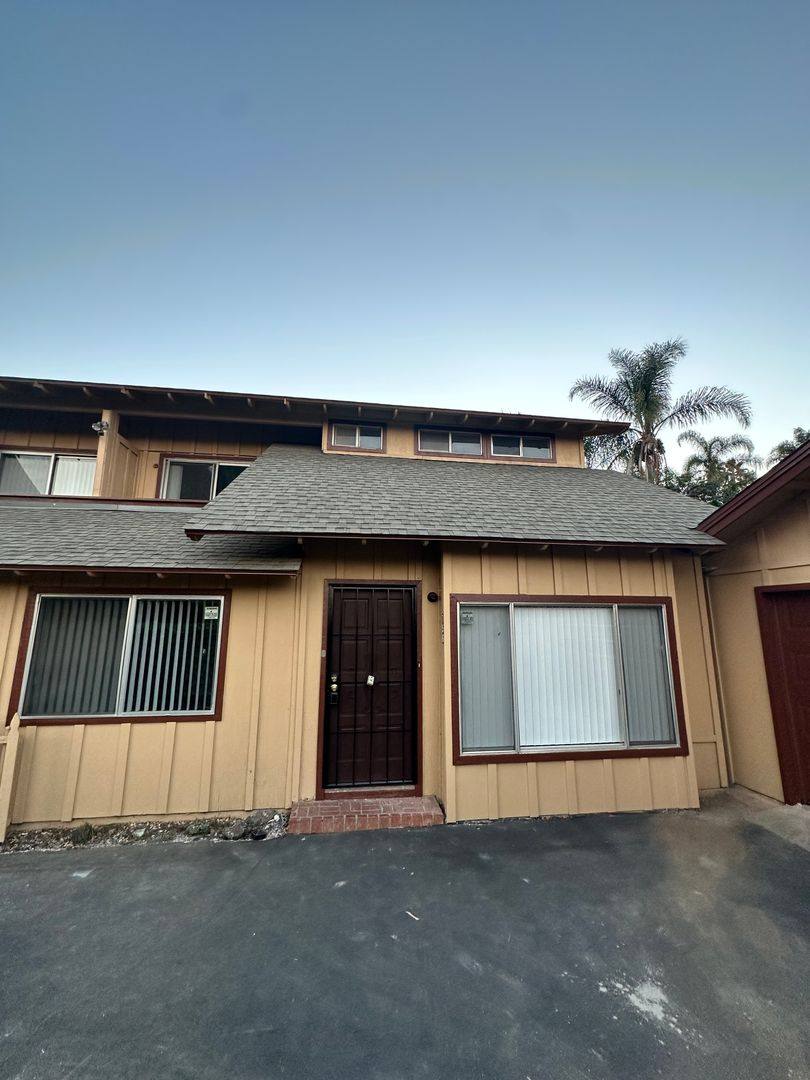 Apartment for rent at 754-56 Copper Dr, Vista, CA 92083
