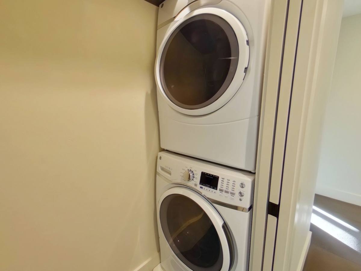 Apartment for rent at 1221-1225-1227 Coburg Rd, Eugene, OR 97401