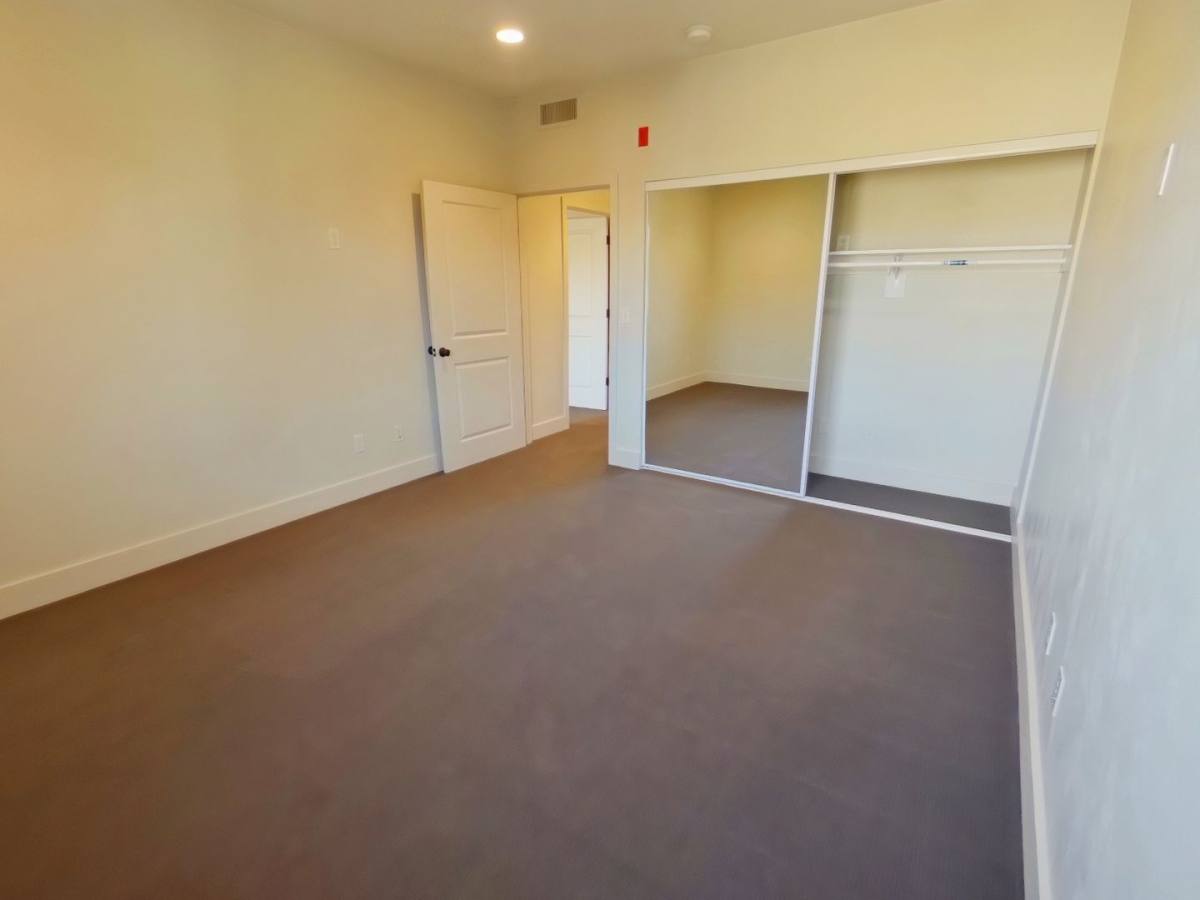Apartment for rent at 1221-1225-1227 Coburg Rd, Eugene, OR 97401