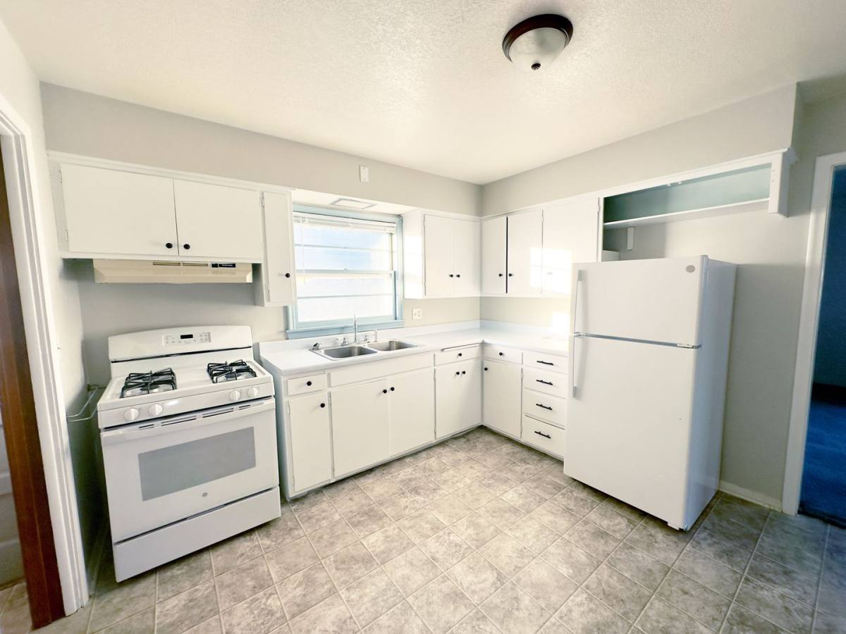 Apartment for rent at 1718 S 7th Ave, Sioux Falls, SD 57105