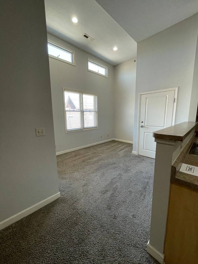 Apartment for rent at 2100 Cherry Hill Dr, Columbia, MO 65203