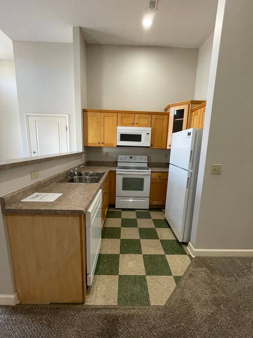 Apartment for rent at 2100 Cherry Hill Dr, Columbia, MO 65203