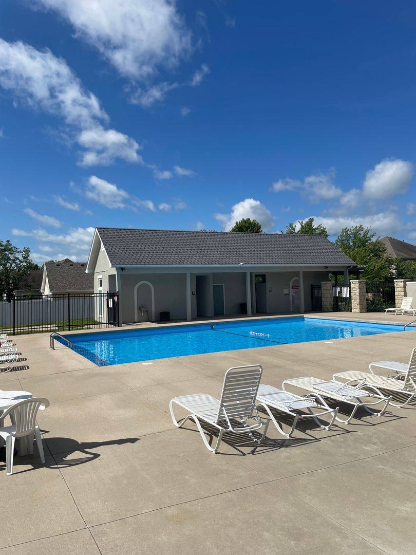 Apartment for rent at 2100 Cherry Hill Dr, Columbia, MO 65203