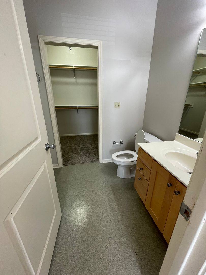 Apartment for rent at 2100 Cherry Hill Dr, Columbia, MO 65203