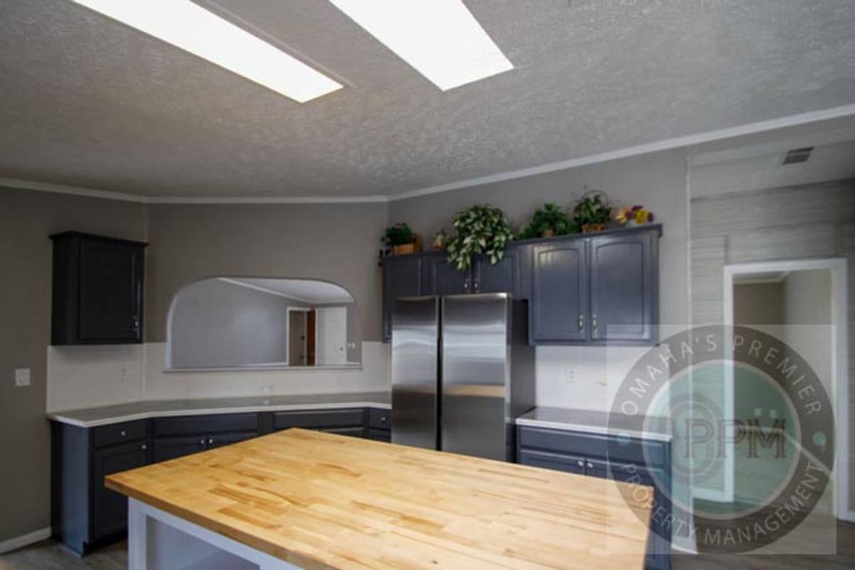 House for rent at 7608 N 29th St, Omaha, NE 68112
