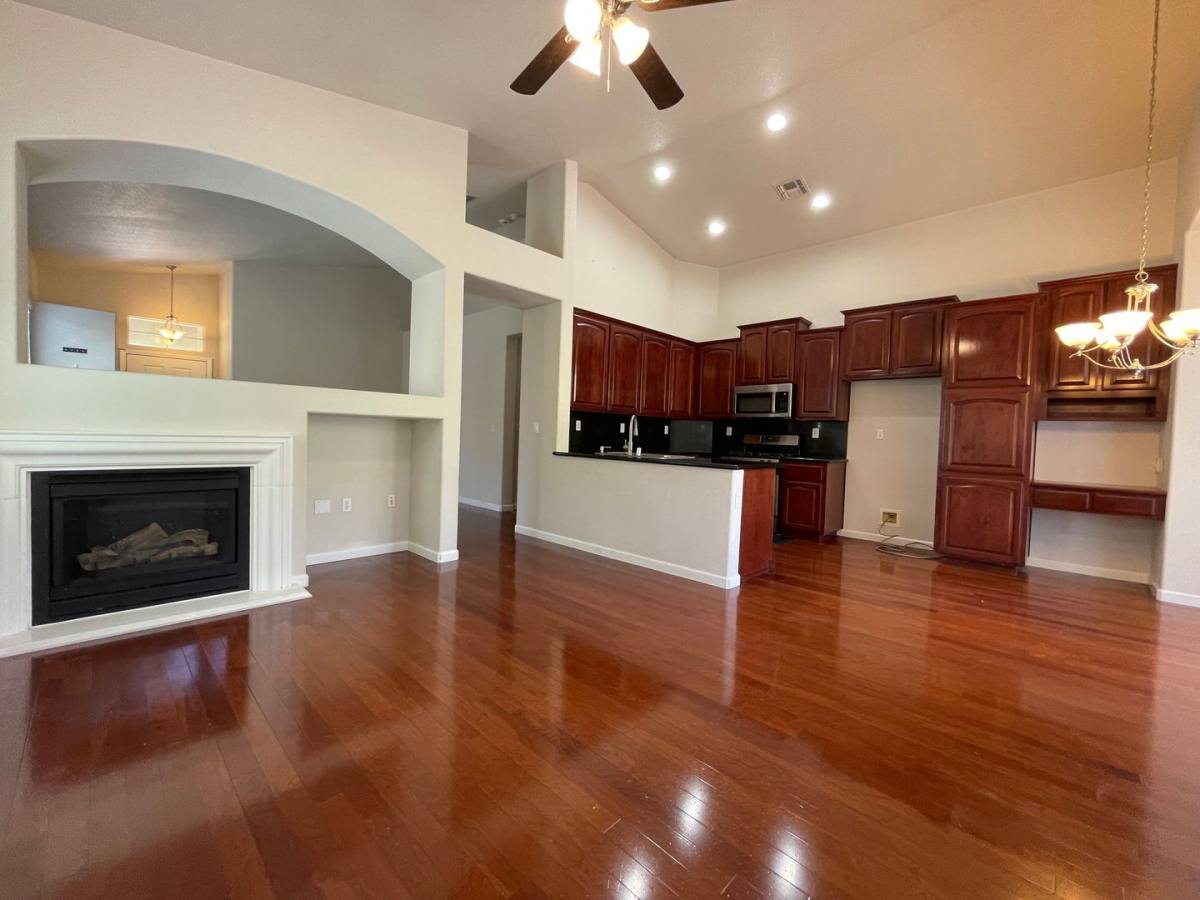 House for rent at 444 Lone Spur Dr, Folsom, CA 95630