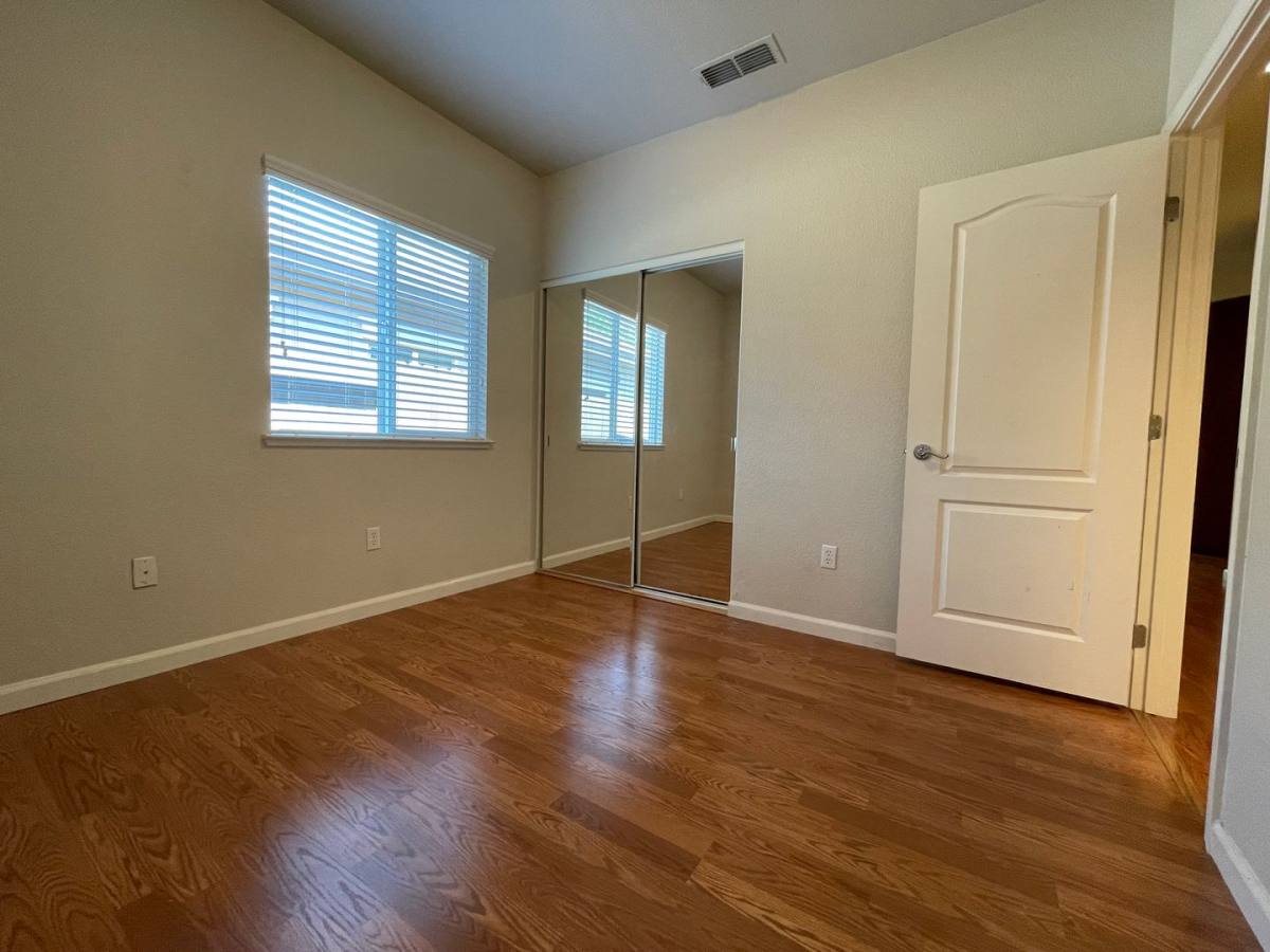 House for rent at 444 Lone Spur Dr, Folsom, CA 95630