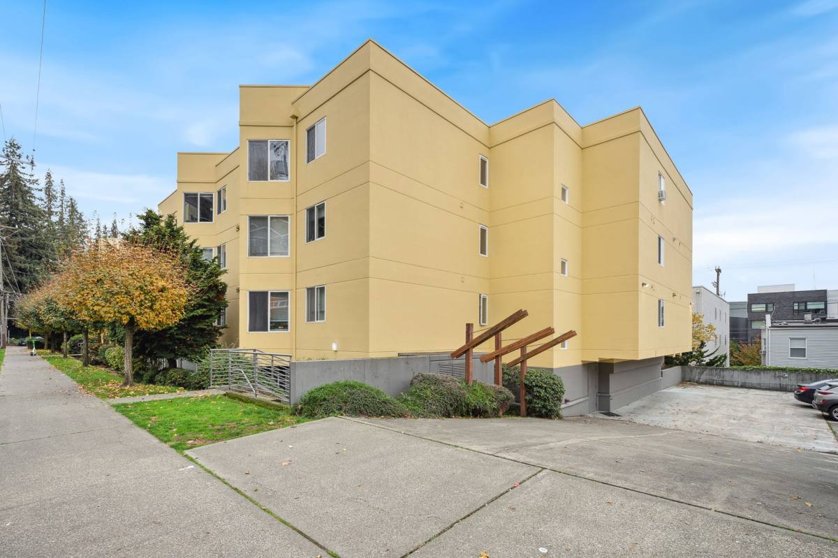Apartment for rent at 210 E Blaine St, Seattle, WA 98102