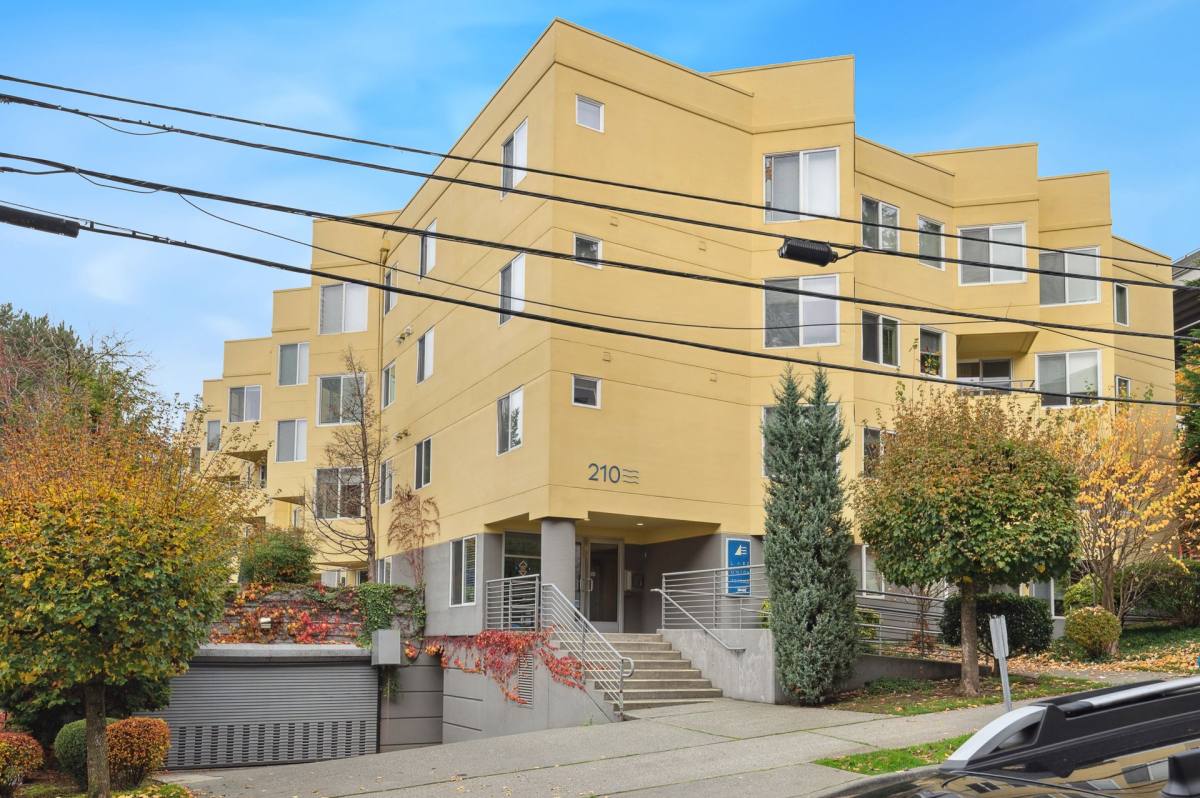 Apartment for rent at 210 E Blaine St, Seattle, WA 98102
