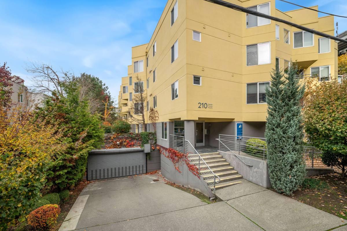 Apartment for rent at 210 E Blaine St, Seattle, WA 98102