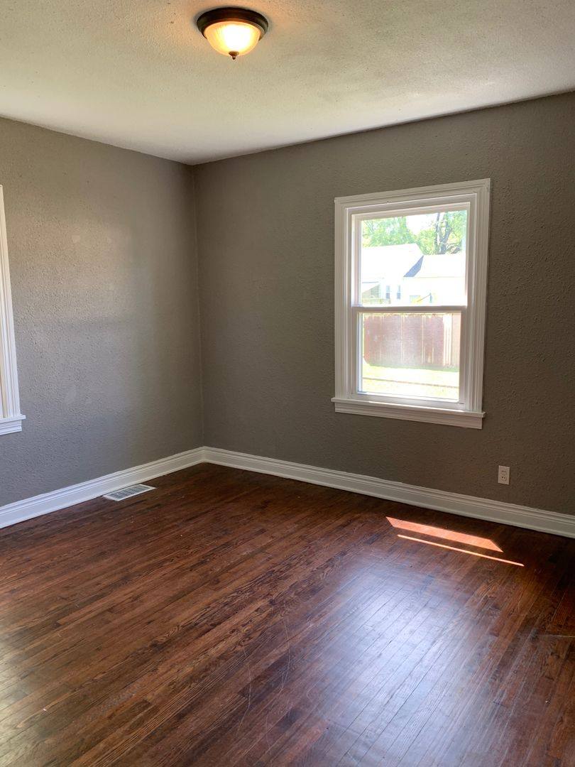 House for rent at 2412 W Lincoln St, Springfield, MO 65806